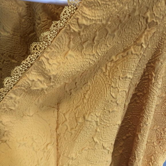 Beautiful blouse - Picture 4 of 6